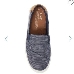 TOMS sz 2 kid shoes
